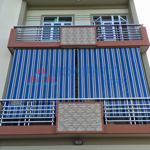 Bạt che nắng ban công nhà phố hãng Hòa Phát